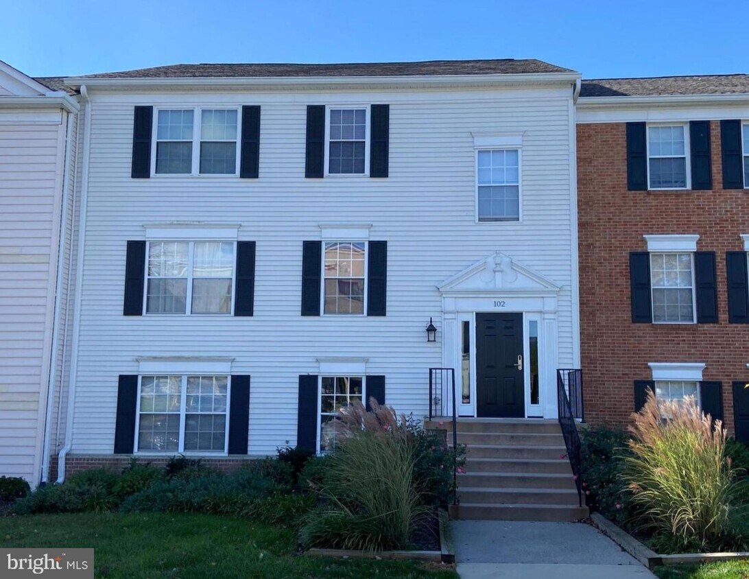 102 Prosperity Ave SE Unit A, Leesburg, VA 20175 Apartment for Rent