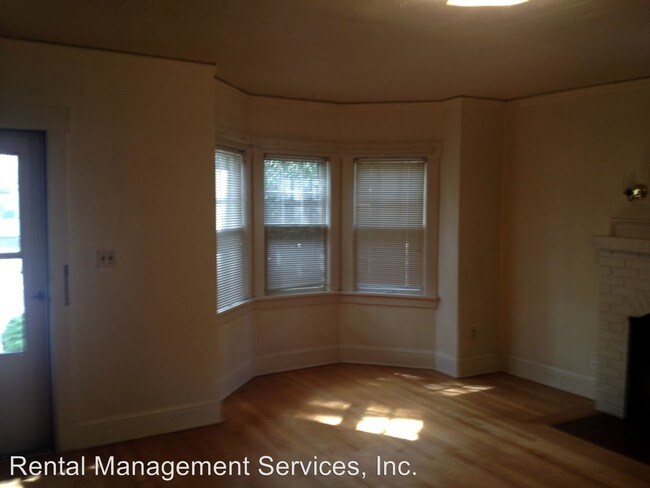 Building Photo - 4505 E Burnside St