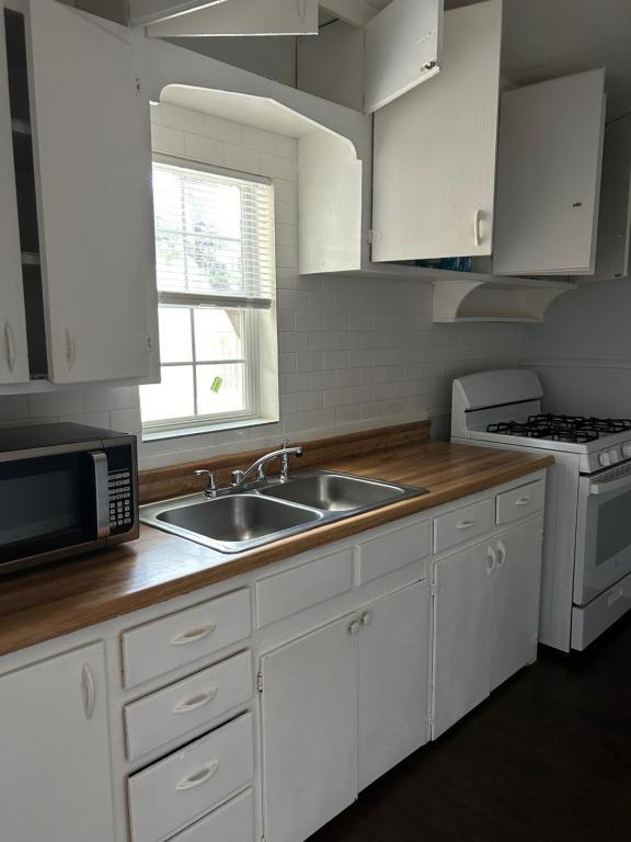 Foto principal - 404 1/2 B NW Columbia