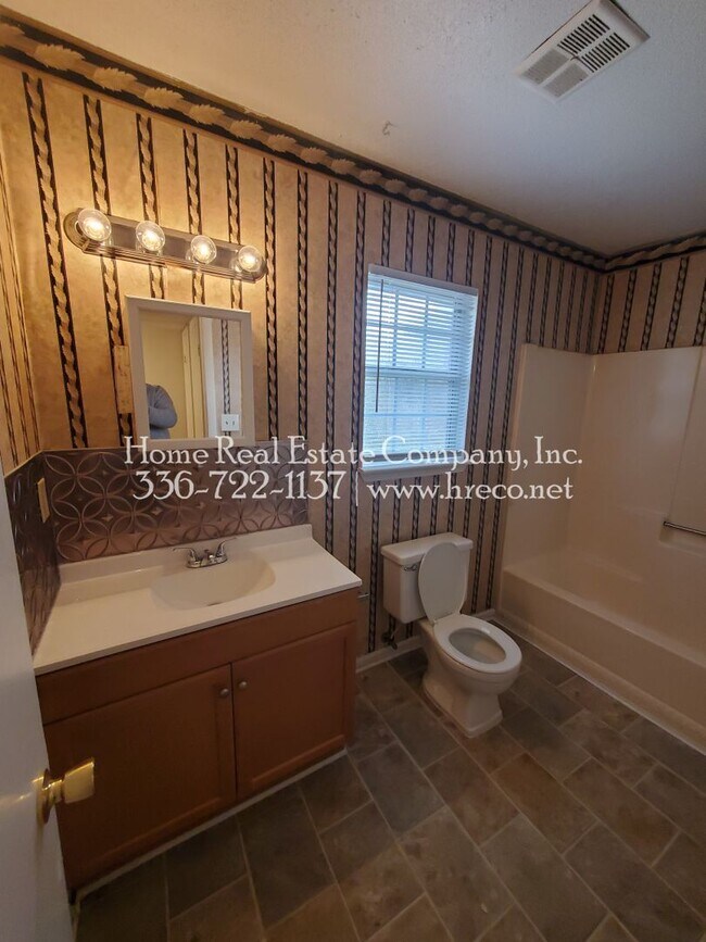 Foto del edificio - 3465 Valley Rd