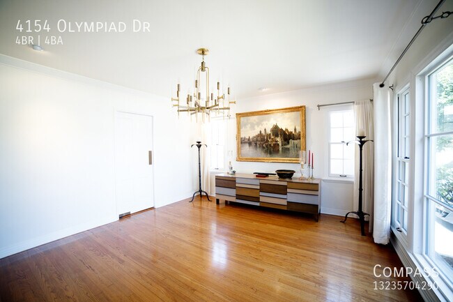 Foto del edificio - Recently Renovated Colonial Home with Cust...