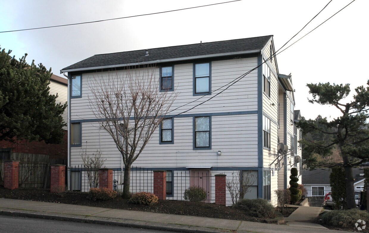 Primary Photo - 5818 15th Ave S