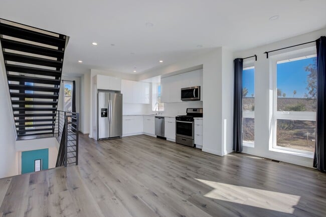 Foto del edificio - 837 N Kingsley Dr