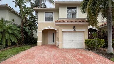 Building Photo - 6143 Seminole Gardens Cir