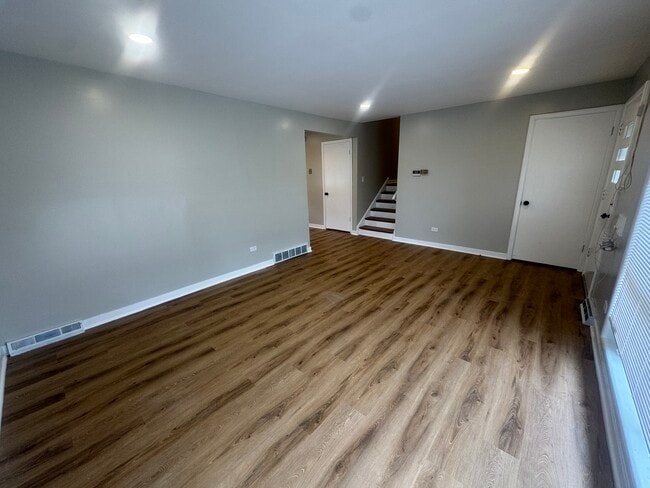 Building Photo - 14700 Avalon Ave