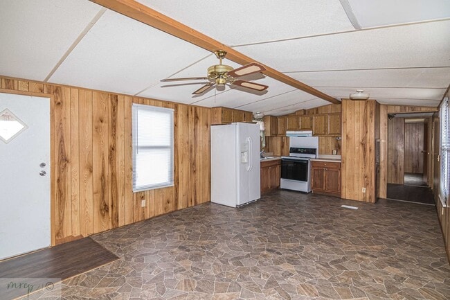 Building Photo - 111 Clover Ridge Dr