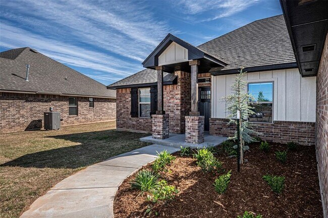 Foto del edificio - Beautiful 4 bedroom in Yukon