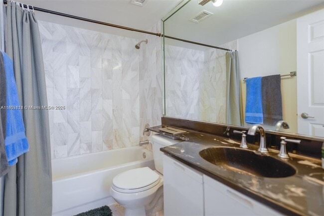 Building Photo - 825 Brickell Bay Dr