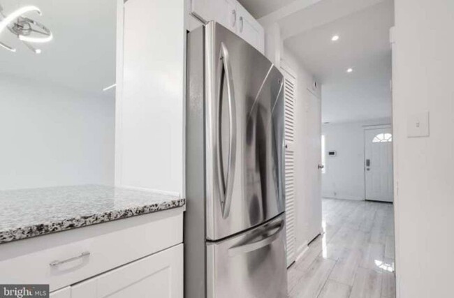 kitchen - 1722 Allendale Pl