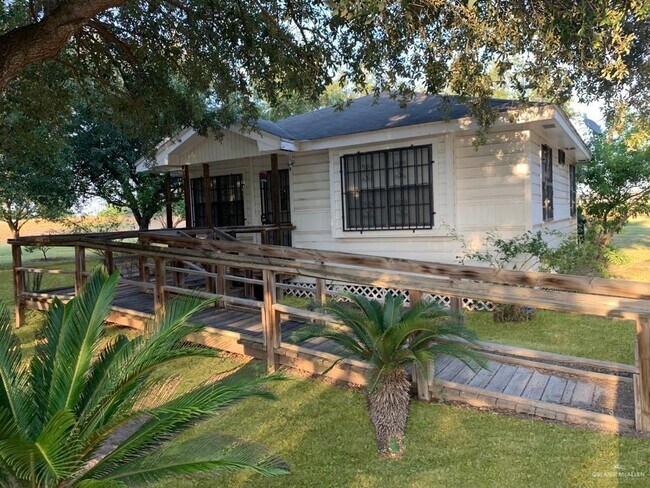 Building Photo - 425 S Bentsen Palm Dr
