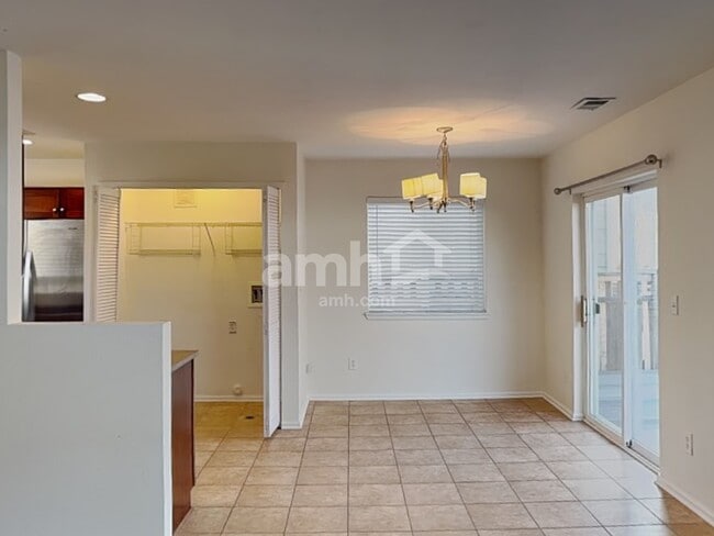 Building Photo - 5075 Pelican St