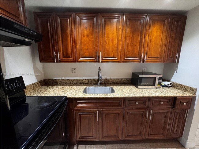 Foto del edificio - 2935 NE 163rd St
