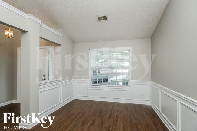 Building Photo - 90 Avonlea Dr