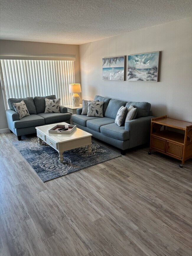 Building Photo - 2469 Franciscan Dr