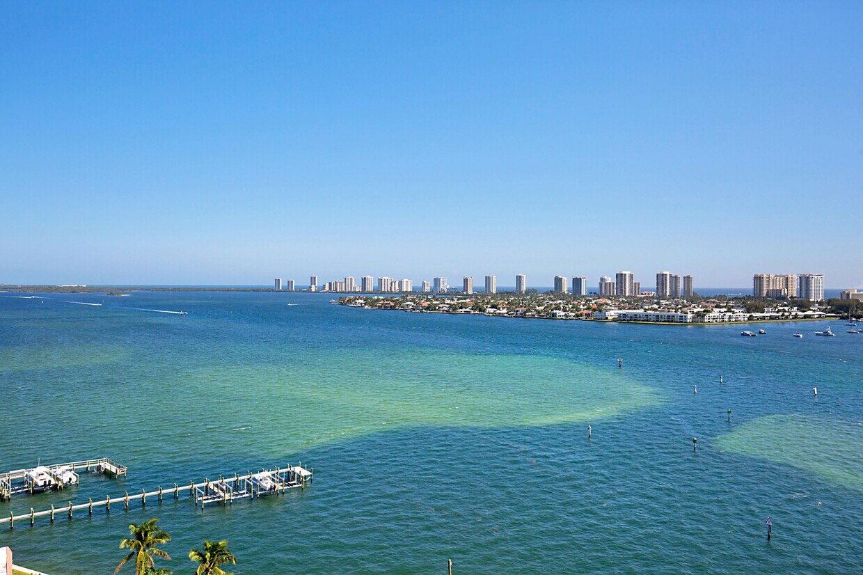 Primary Photo - 2650 Lake Shore Dr