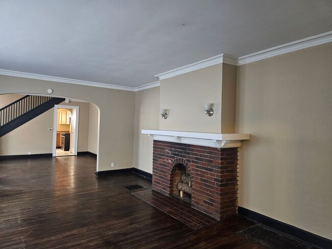 Foto del edificio - 4515-4517 N College Ave