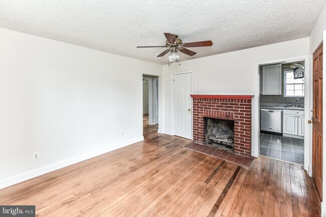 Building Photo - 119 W George Mason Rd