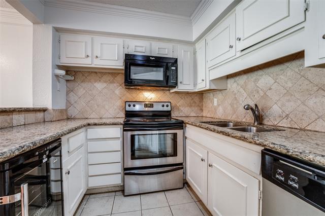 Foto del edificio - 5325 Fleetwood Oaks Ave