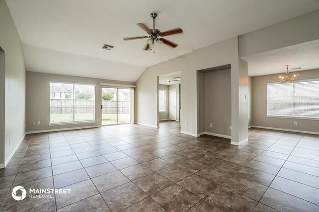 Building Photo - 2423 Grand Canyon Dr, Houston, TX 77067