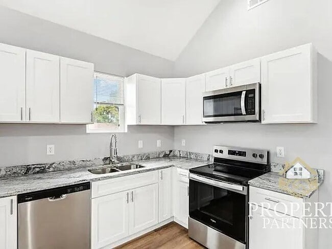 Building Photo - 1646 Ingram St