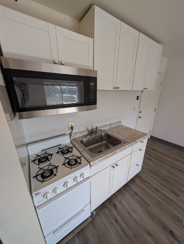 Building Photo - 618 Gambell St