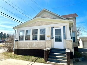 Building Photo - 811 6th St