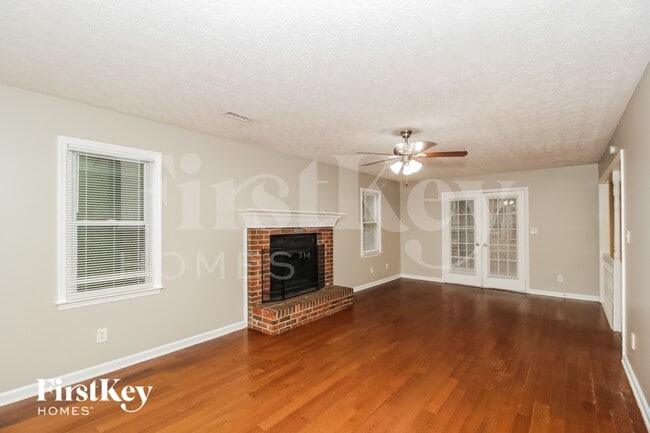 Building Photo - 307 Marble Ct