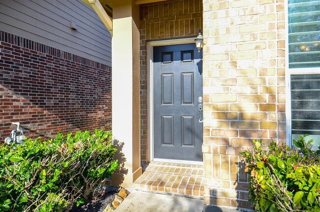 Building Photo - 20162 Emerald Mountain Dr