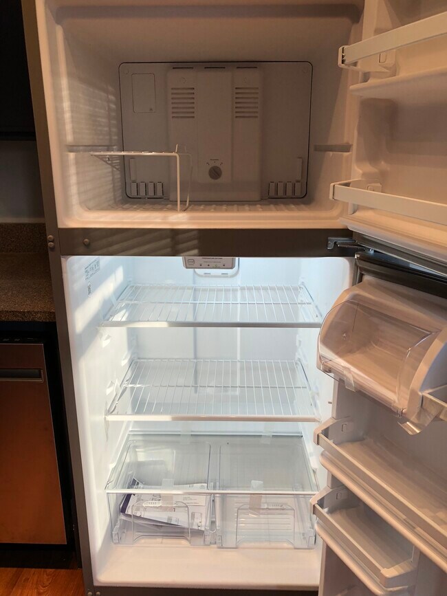 New refridgerator - 185 Mill Rd