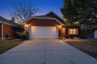 Building Photo - 2008 Jasmine Valley Drive