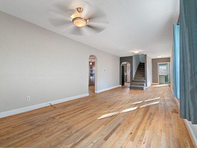 Building Photo - 9040 N Richmond Ave