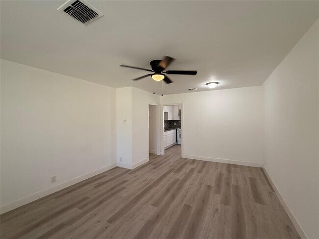 Building Photo - 6822 Tierwester St