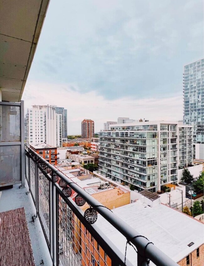 Foto del edificio - 50 E 16th St