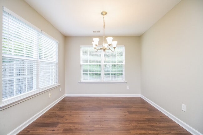 Foto del edificio - 159 Lyndhurst Dr