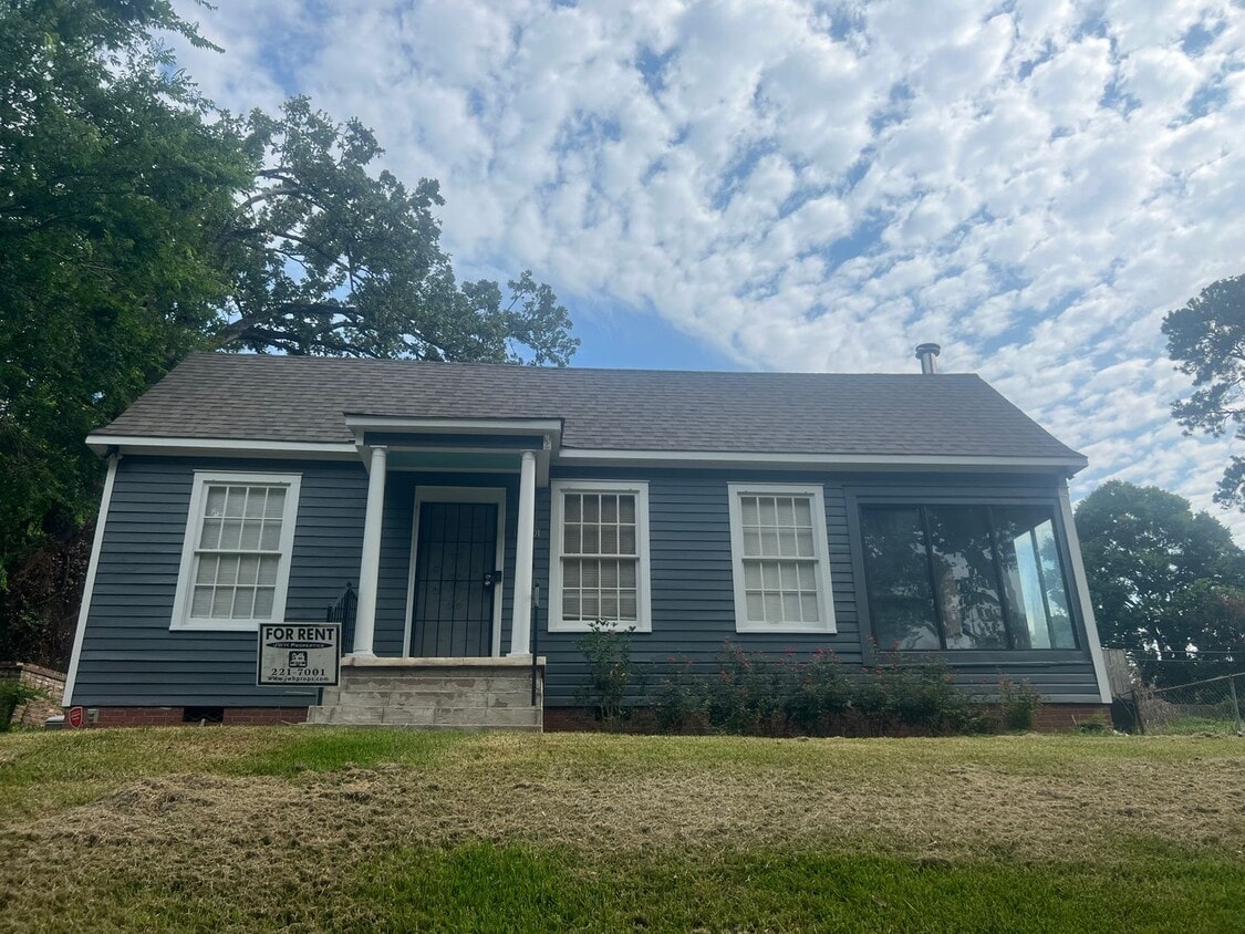Primary Photo - Highland Home across from Highland Park