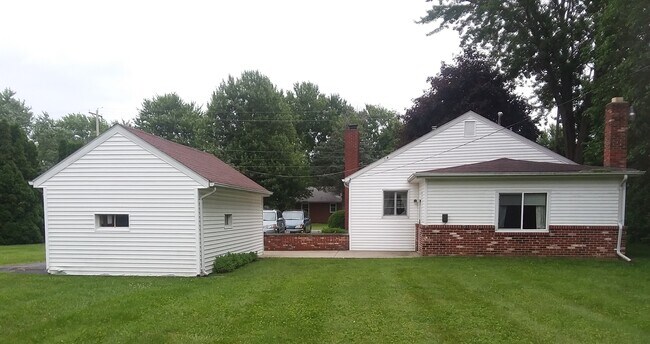 200 Warrington - Atrás - 200 Warrington Ave