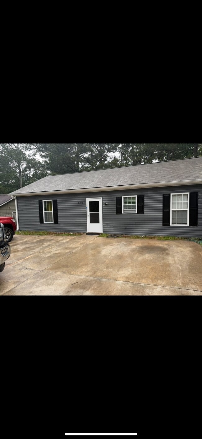 Building Photo - 6100 Green Leaf Ct SW