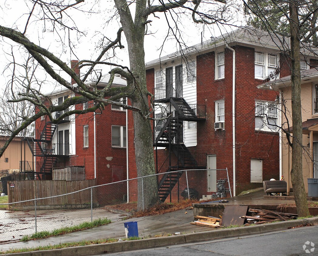 Building Photo - 1152 SW Metropolitan Pky