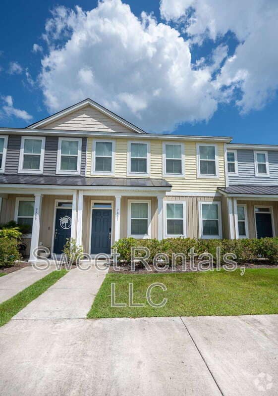 Building Photo - 7801 Montview Rd