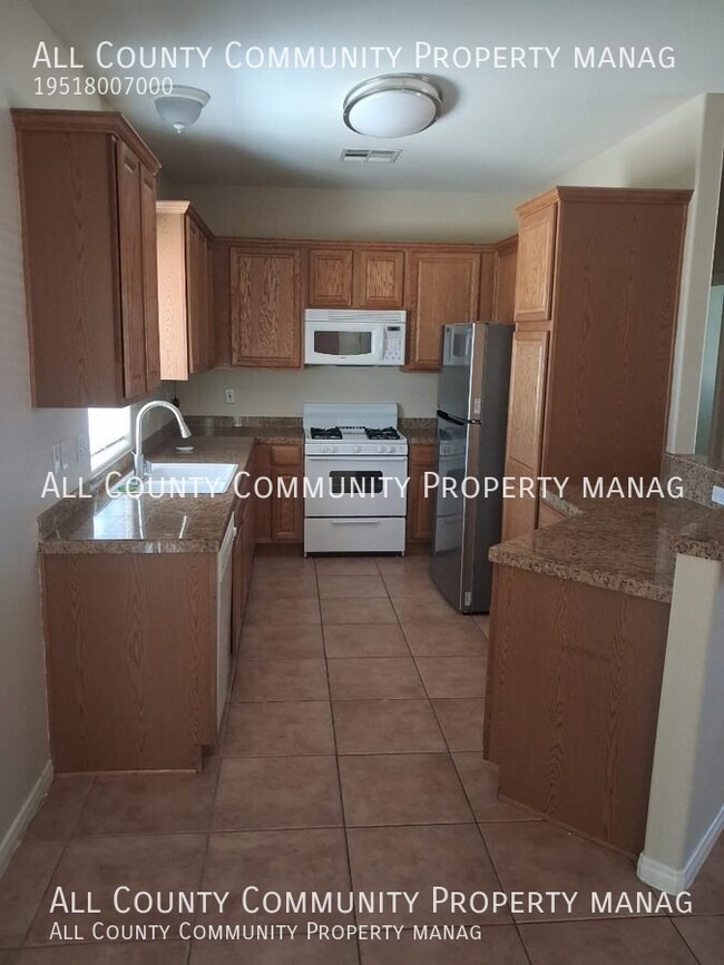 Building Photo - 60587 Belfair Dr