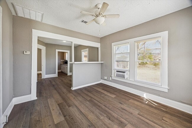 Building Photo - 1115 Bigelow St