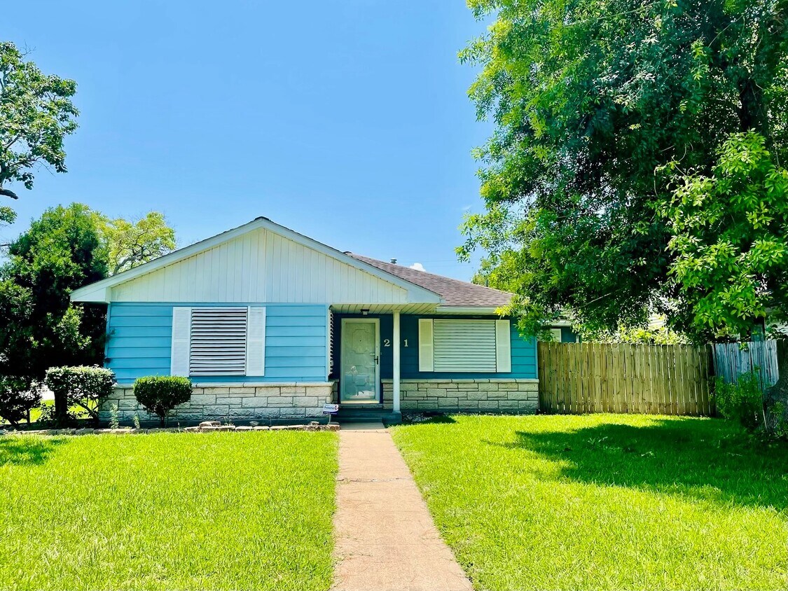 Foto principal - 201 14th Ave N