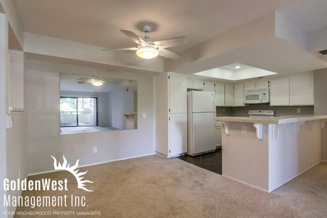 Building Photo - Dual Master Top Floor Condo Minutes to SDSU