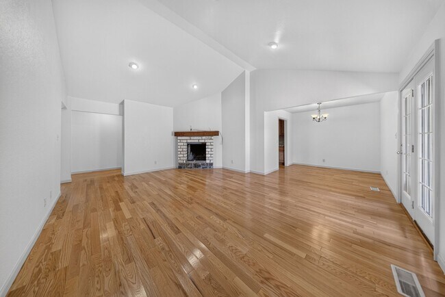 Foto del edificio - 5715 E 64th St