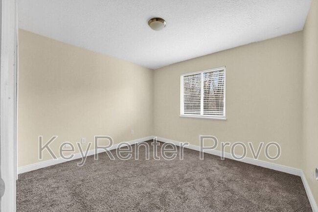 Building Photo - 597 W 1020 S