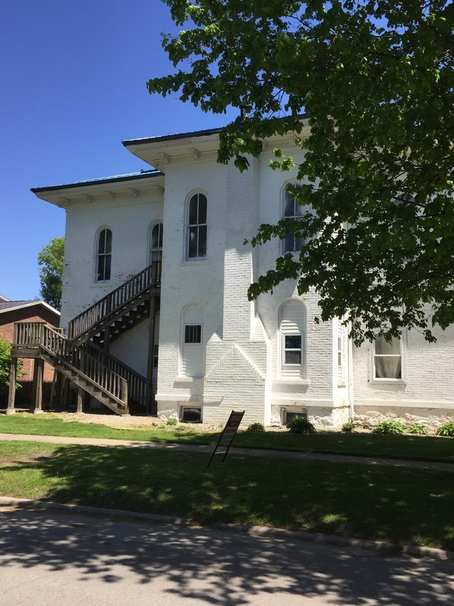 Building Photo - Overmyer Apartment Building