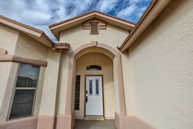 Building Photo - 14381 Alma Point Dr