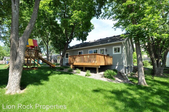 Foto del edificio - 4 br, 3 bath House - 5924 Zenith Ave. S.
