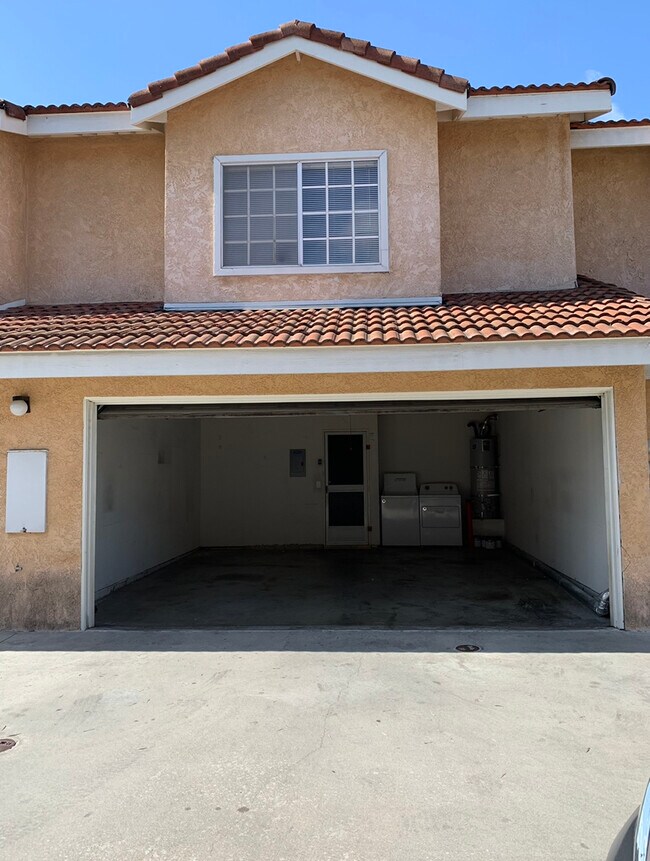 Dbl. Garage entrance - 10331 Downey Ave