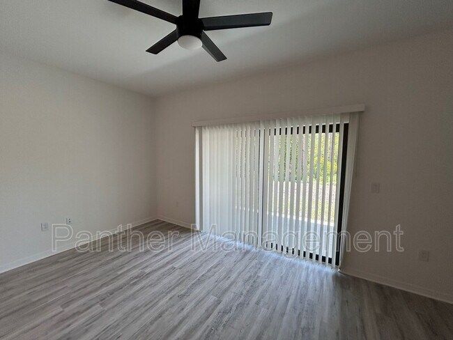 Foto del edificio - 2105 Redmond St